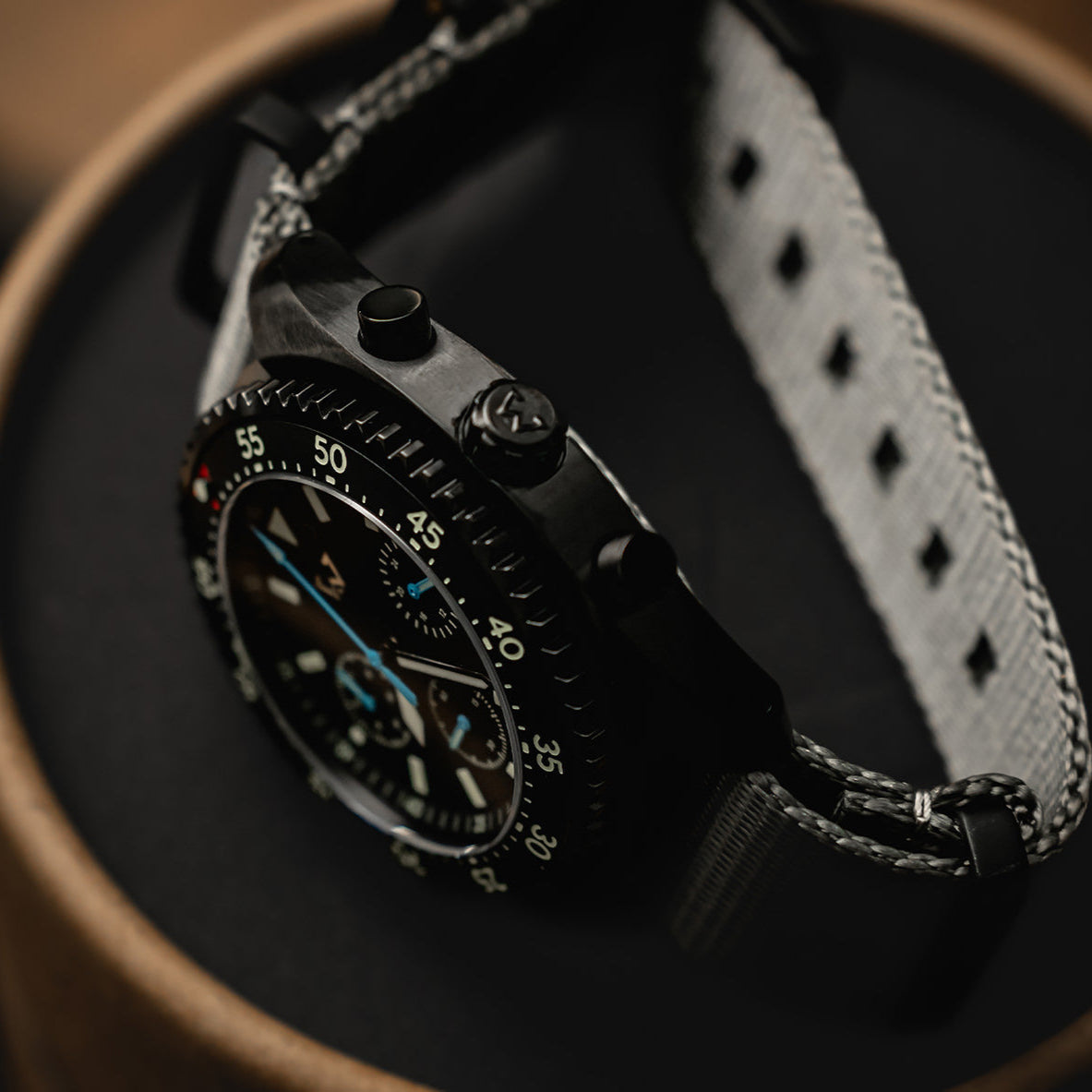 cronos_carbon_chronographic_wa