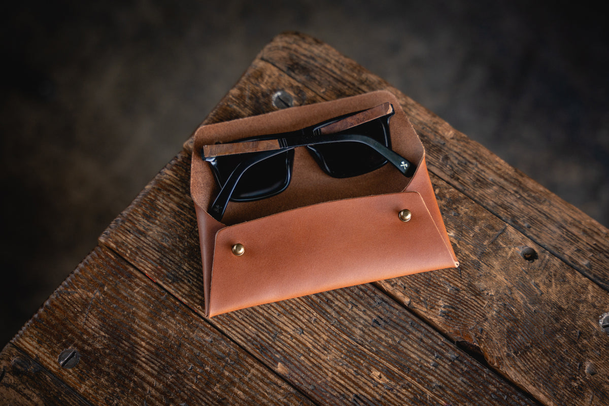 Sunnies Case leather sunglasses or electronics storage – Craft and