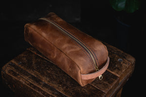 
            
                Load image into Gallery viewer, leather dopp kit nightbag travel makeup shave wetshave toolbag handmade rugged durable quality
            
        