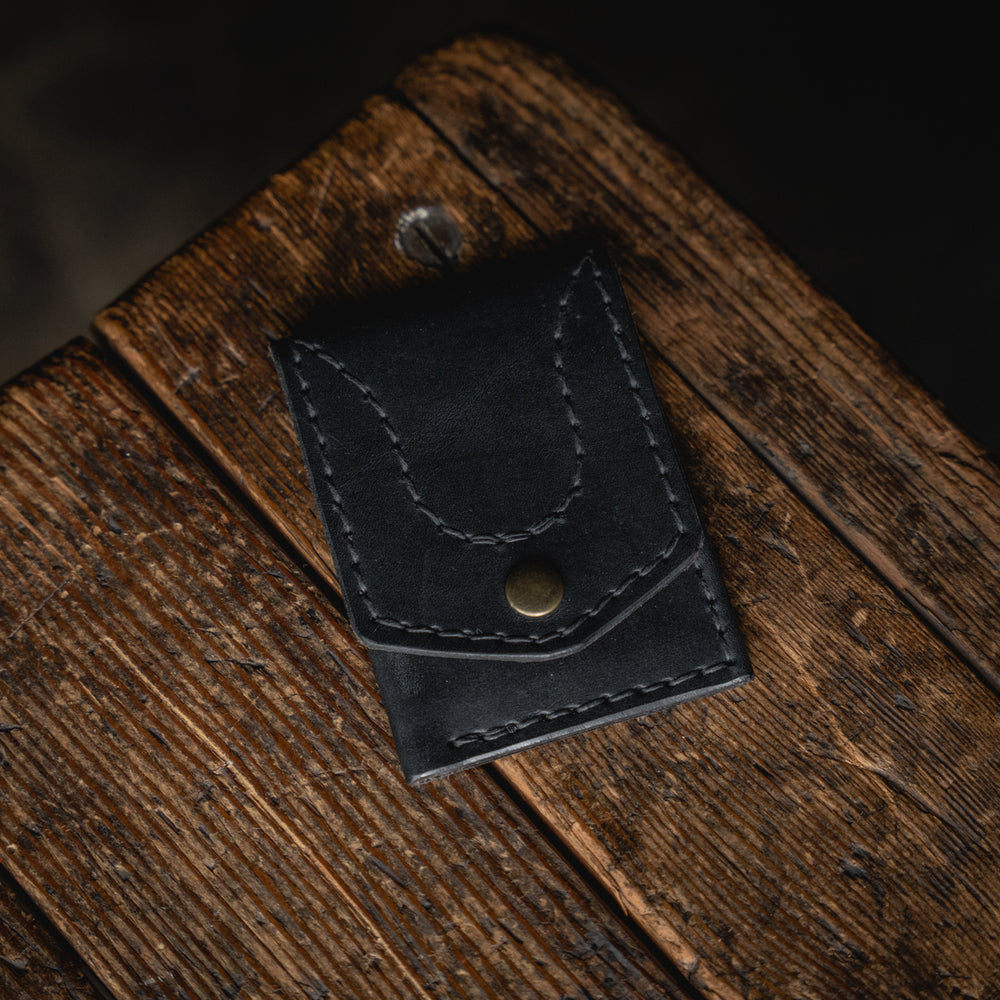 
                  
                    Worry Wallet Apple AirTag Coin Card Cash Handmade Leather Quality Wallet
                  
                