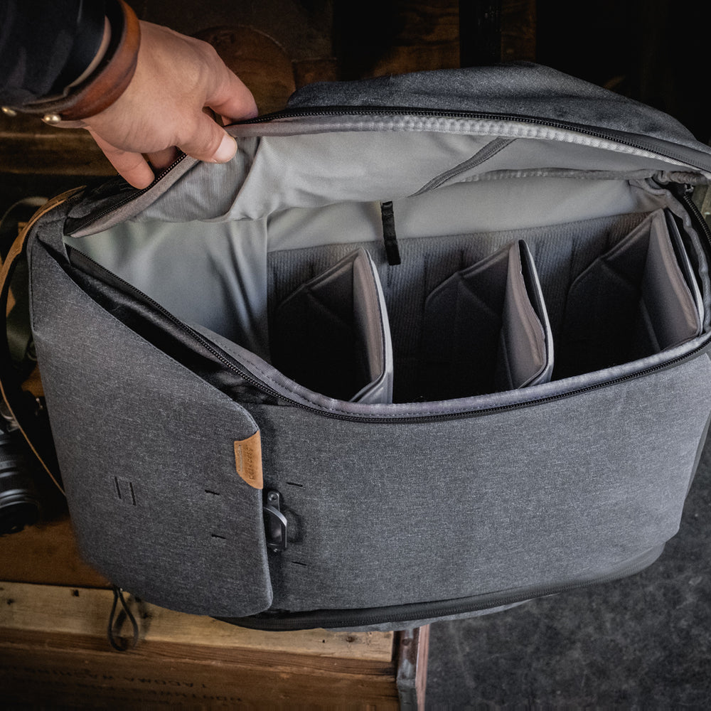 Peak Design Everyday Carry Camera Backpack 30L Charcoal Grey