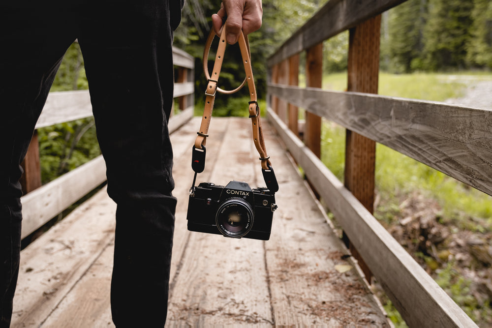 
            
                Load image into Gallery viewer, Handmade leather camera strap thick durable rugged quality pnw northwest usa photography videography gear fuji sony canon nikon vintage rustic style
            
        
