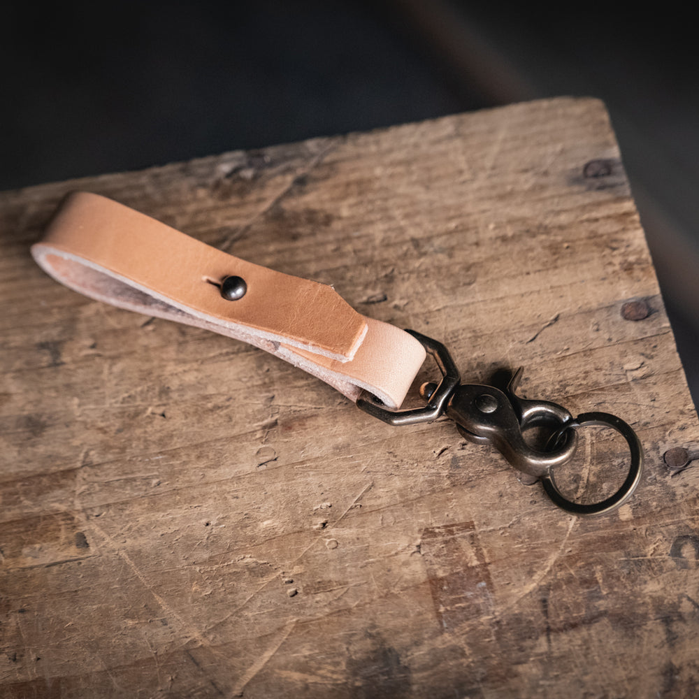 
                  
                    Thick leather key chain brass trigger snap keys keychain kedge durable thick rugged rustic patina handmade usa quality
                  
                