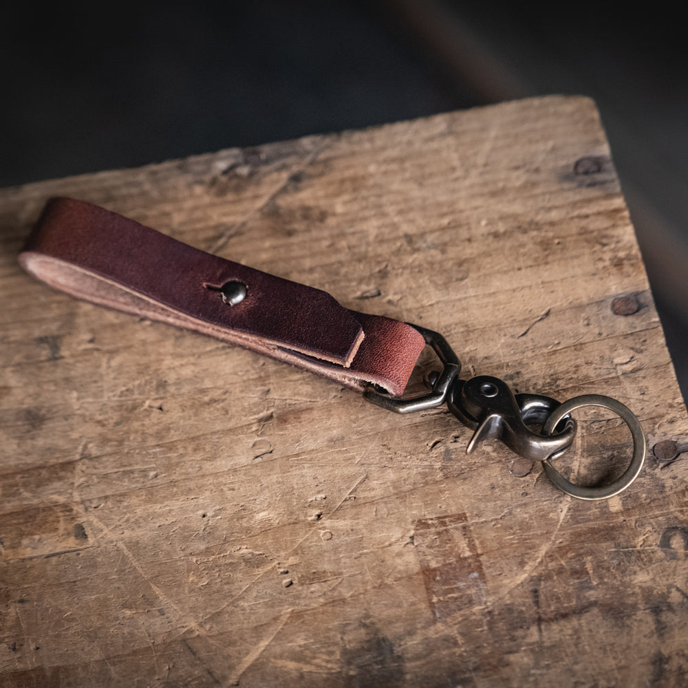 
                  
                    Thick leather key chain brass trigger snap keys keychain kedge durable thick rugged rustic patina handmade usa quality
                  
                