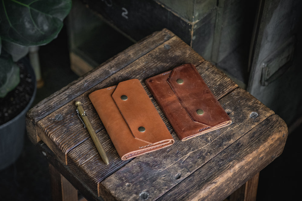
            
                Load image into Gallery viewer, Northwestward Field Notes, handmade leather notebook wallet durable usa pnw rugged tough log book journal pocketbook
            
        